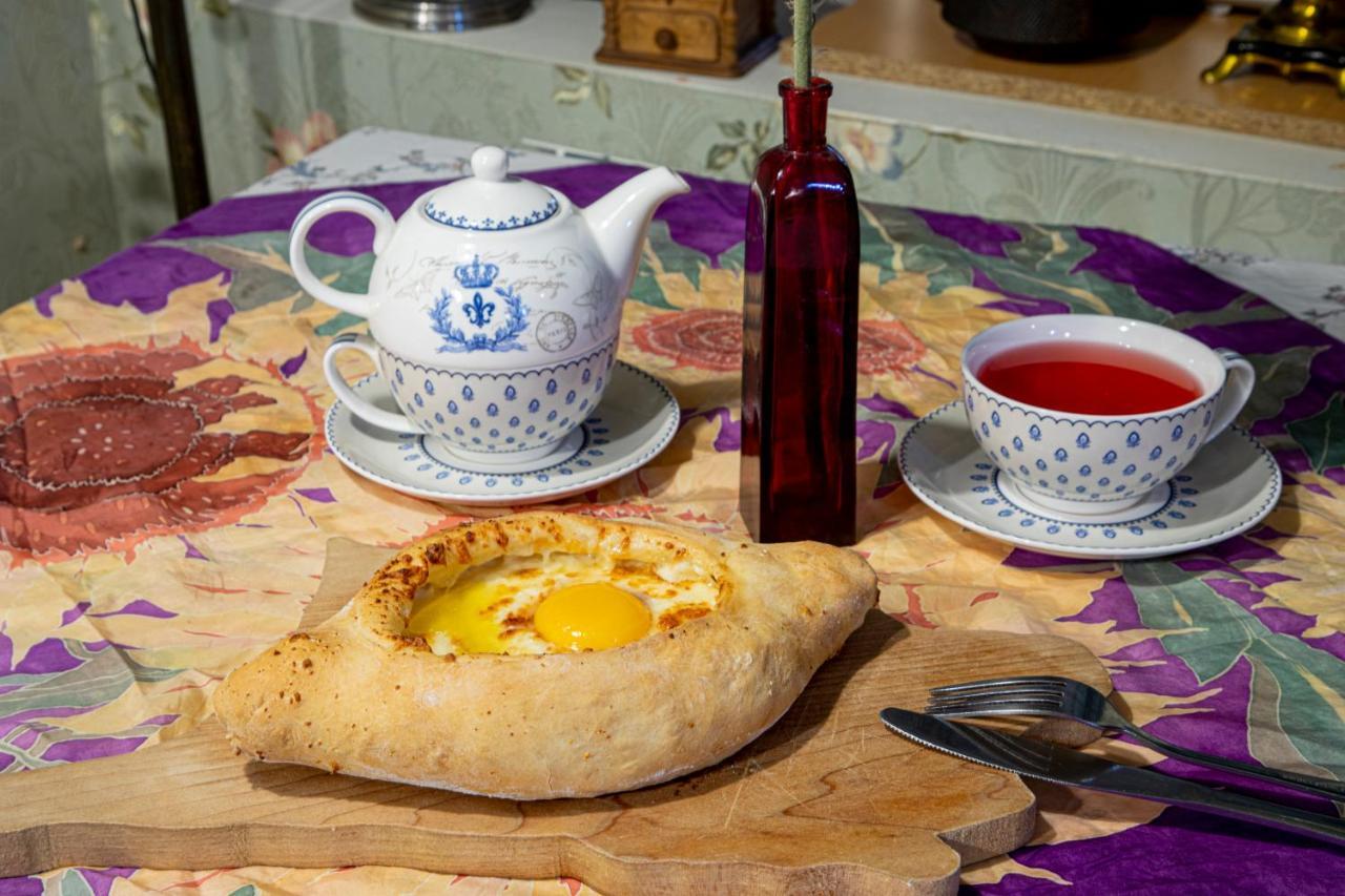Tatin - Hotel & Cafe In Mtsʼkhetʼa 外观 照片